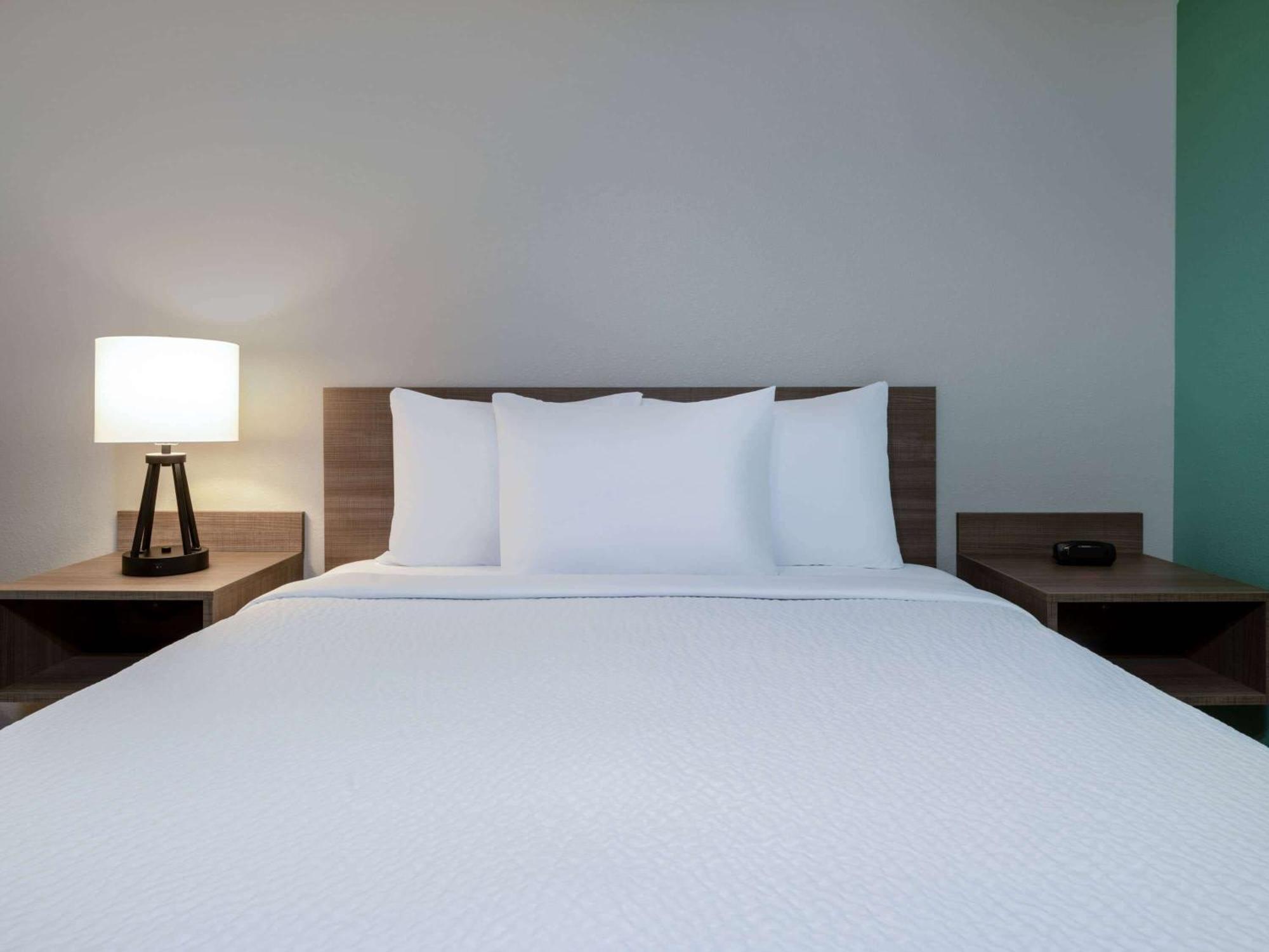 Echo Suites Extended Stay By Wyndham Indianapolis Ameriplex Exterior photo