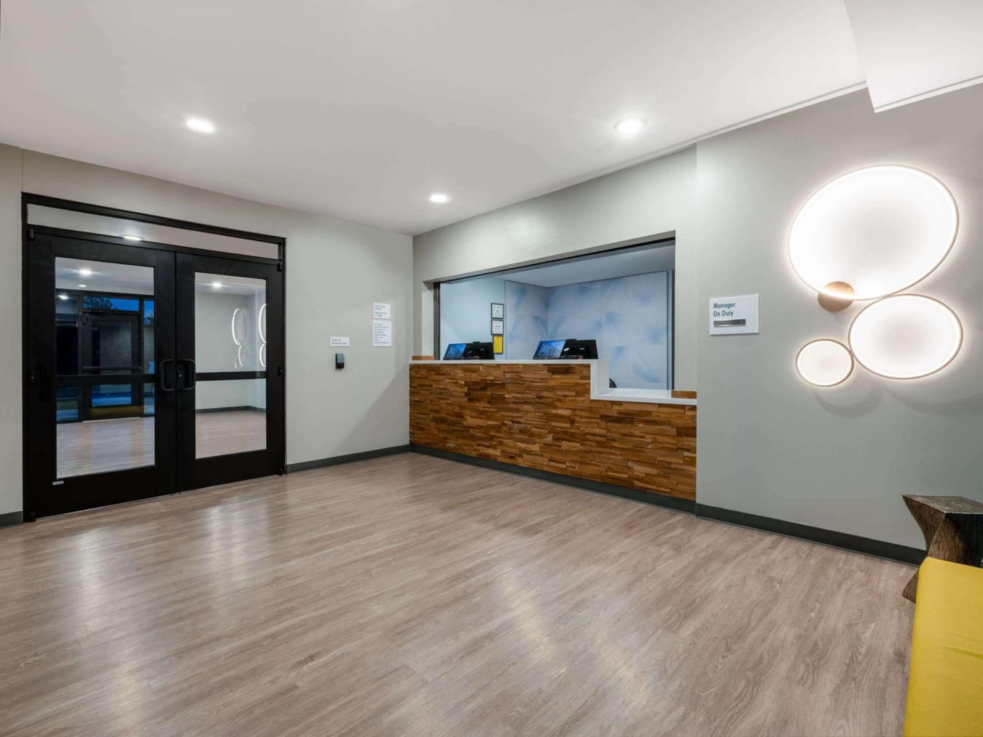 Echo Suites Extended Stay By Wyndham Indianapolis Ameriplex Exterior photo